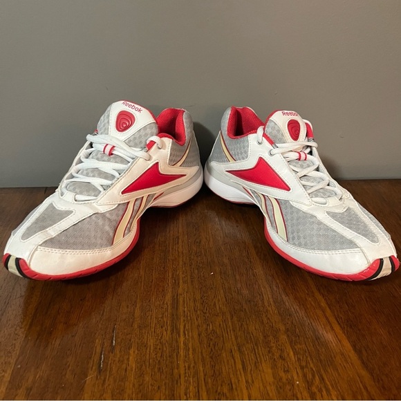 Reebok Womens Shoes Easy Tone
size 8.5.
Toning sneaker. Red, white with gray - Picture 5 of 12